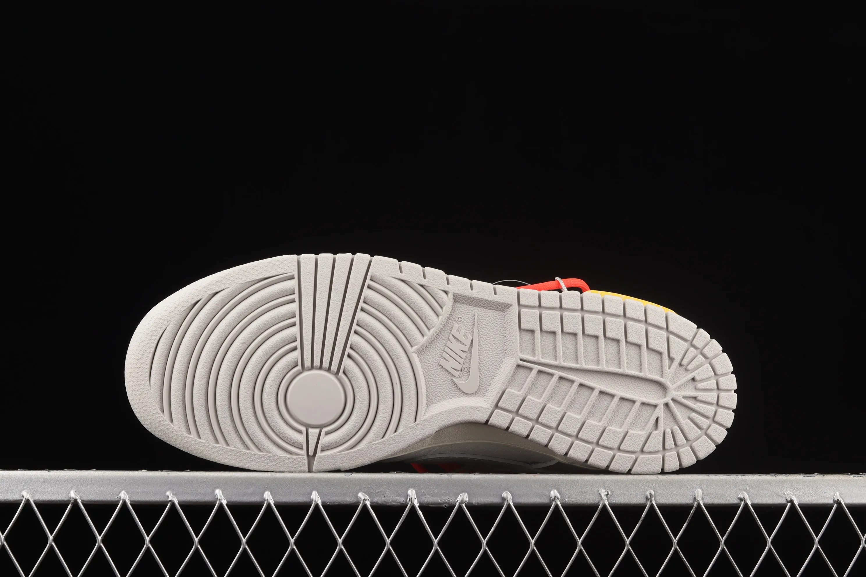 All Categories Nk SB Dunk Series Nk SB Dunk Low Low-top Sneakers Pure Original Version OF x Nk Dunk Low OW Gray Casual Sports Skateboard Shoes DM1602-110